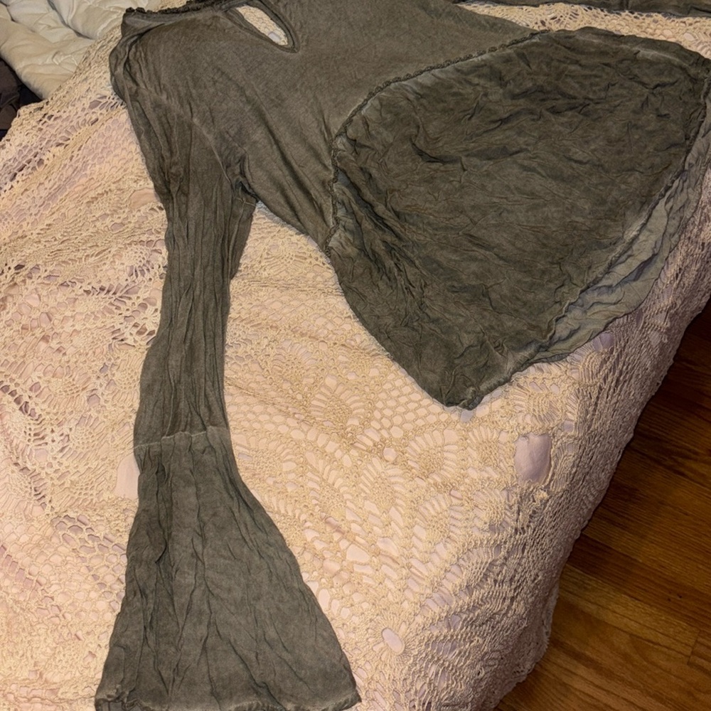 Knox Rose Long Sleeve Keyhole Top-Olive Green-Size Small
